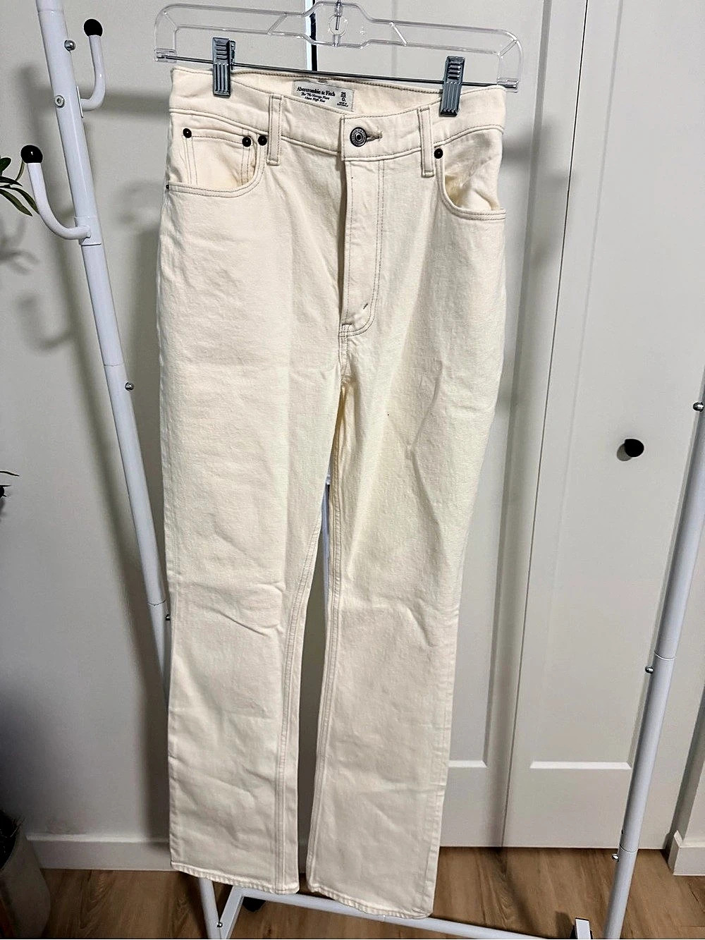 Abercrombie & Fitch The '70s Vintage Flare Ultra High Rise Curve Love Cream